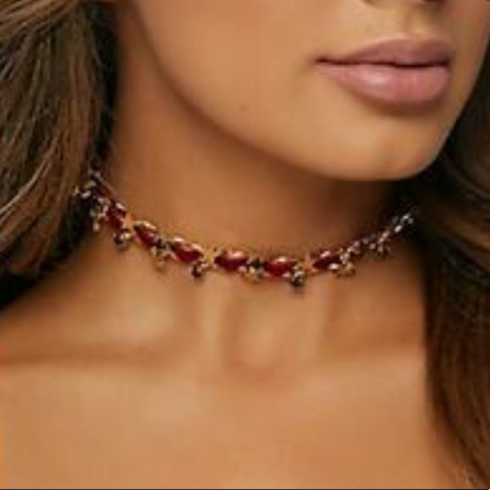 Red velvet choker